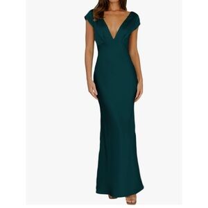 Elegant Green Plunge Neck Flutter Sleeve Gown